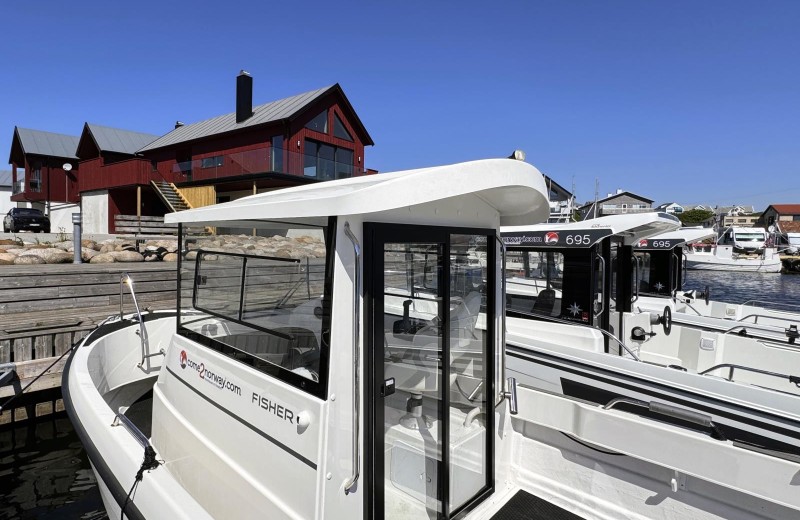 In in der Saison inklusive: 23 ft. Smartliner Fisher, 150 PS